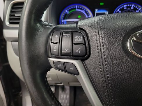 Used 2019 Toyota Highlander Limited Platinum AWD/4WD image 24