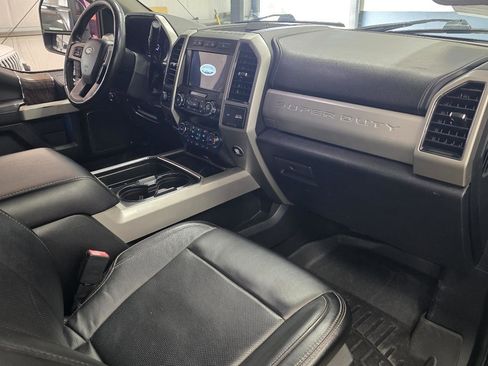 Used 2019 Ford F250 Lariat w/ Lariat Ultimate Package AWD/4WD image 24