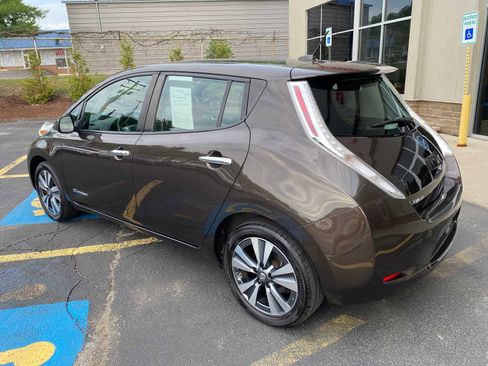 Used 2016 Nissan Leaf SV FWD image 3