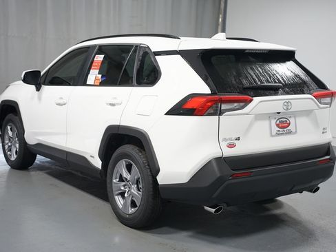 New 2025 Toyota RAV4 XLE image 6