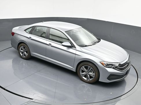 Used 2024 Volkswagen Jetta SE image 29