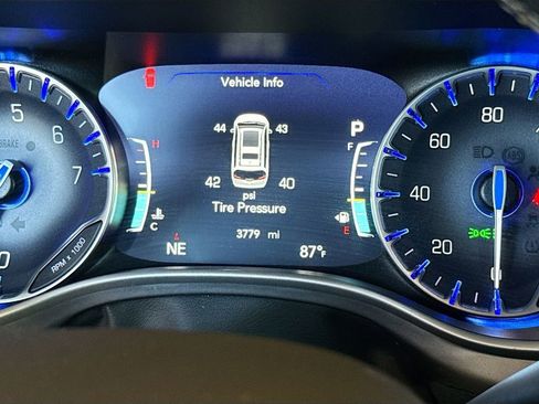 Used 2026 Chrysler Pacifica Select FWD image 13
