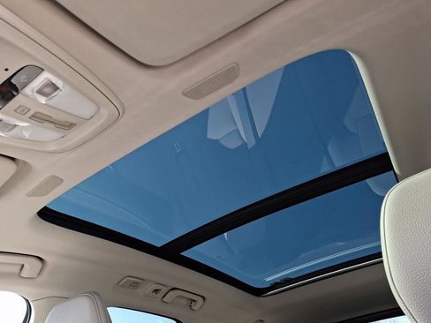 Certified 2023 Volvo XC60 B5 Core w/ Climate Package image 14