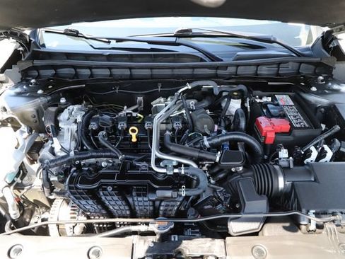 Used 2025 Nissan Altima 2.5 SV FWD image 3