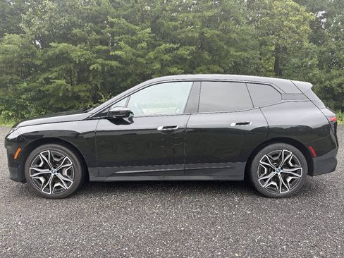 Used 2024 BMW iX xDrive50 w/ Premium Package AWD/4WD image 3