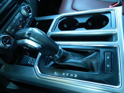 Used 2018 Ford F150 Platinum w/ Equipment Group 701A Luxury image 18