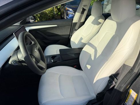 Used 2023 Tesla Model 3 Standard Range RWD image 10