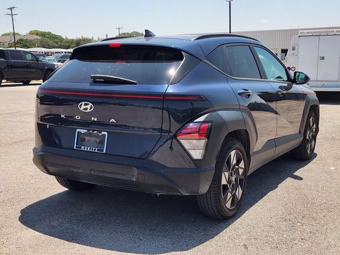 Used 2024 Hyundai Kona SEL w/ Convenience Package FWD image 4