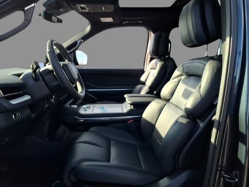 New 2025 Lincoln Navigator Reserve w/ Jet Appearance Package AWD/4WD image 20