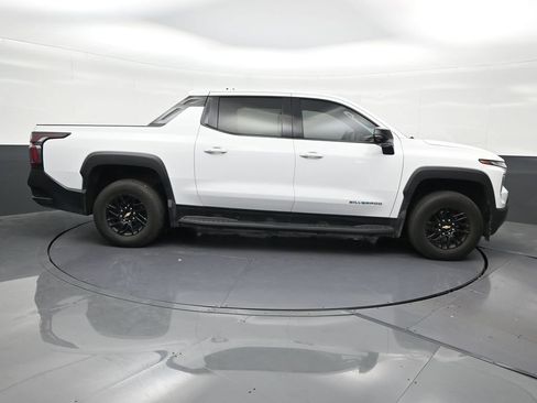 Used 2025 Chevrolet Silverado EV LT AWD/4WD image 7