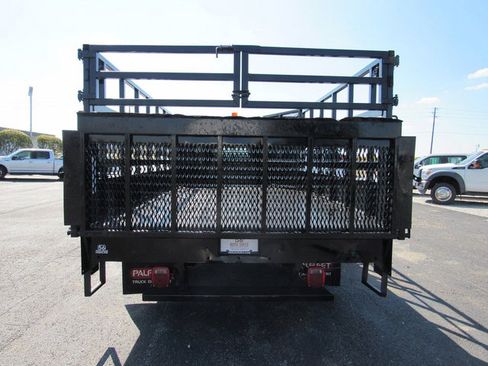 Used 2017 Ford F550 2WD Regular Cab Super Duty image 6