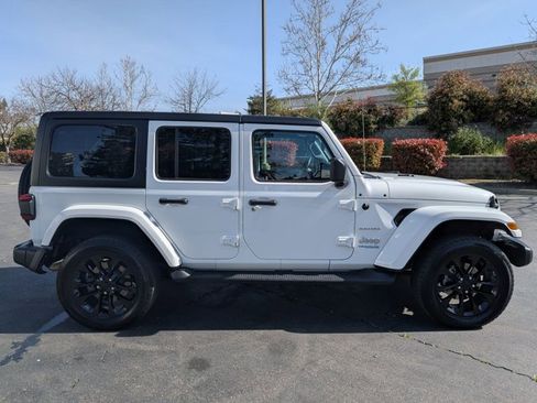 Used 2021 Jeep Wrangler Unlimited Sahara image 4