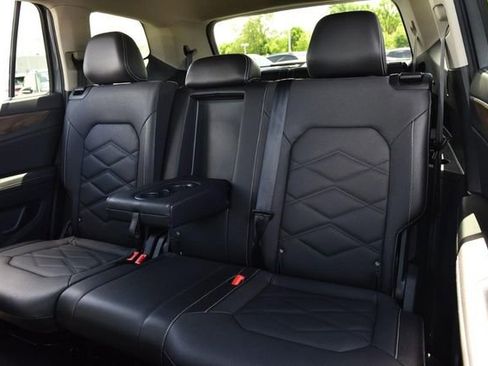 Certified 2025 Volkswagen Atlas SE FWD image 21