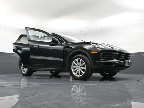 Certified 2023 Porsche Cayenne image 38