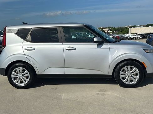 Used 2020 Kia Soul LX FWD image 13