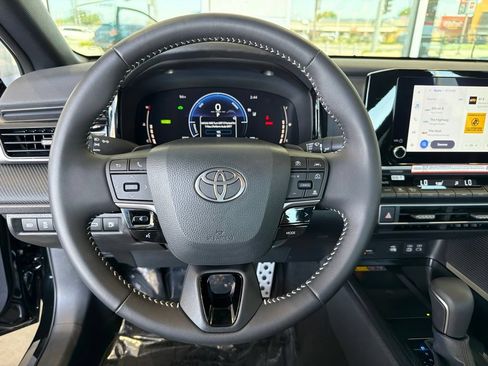 Used 2026 Toyota Camry Hybrid FWD image 23