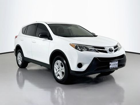 Used 2015 Toyota RAV4 LE FWD image 4