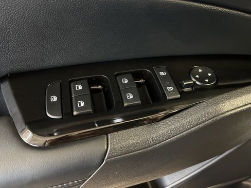 Used 2025 Kia Sportage SX Prestige image 16
