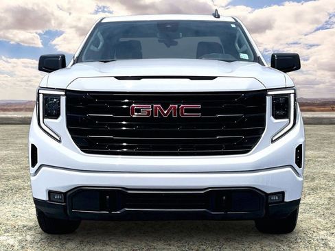 Used 2024 GMC Sierra 1500 Elevation AWD/4WD image 2