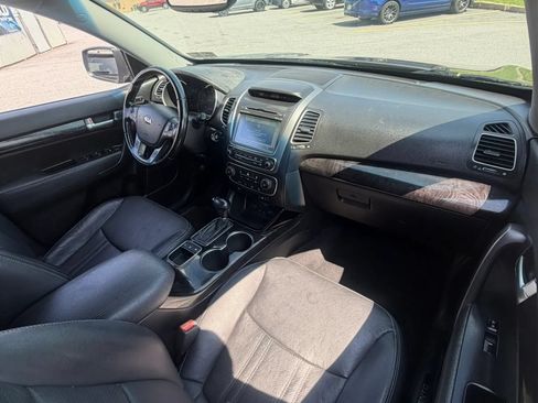 Used 2014 Kia Sorento SX w/ 3rd Row Package AWD/4WD image 26