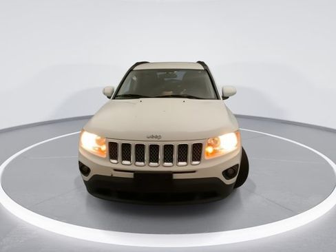 Used 2016 Jeep Compass Latitude AWD/4WD image 9