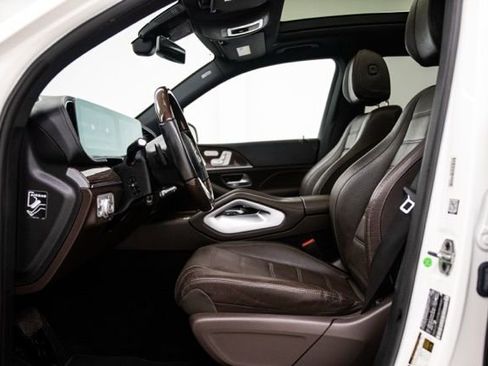 Used 2022 Mercedes-Benz GLS 450 4MATIC image 10