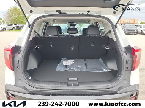 New 2026 Kia Seltos S FWD image 10