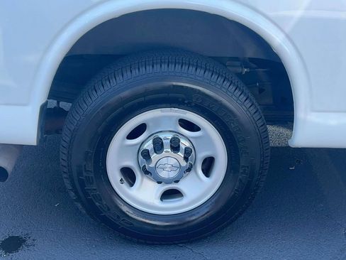 Used 2019 Chevrolet Express 3500 LT w/ LT Preferred Equipment Group RWD image 10
