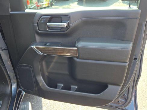 Used 2022 Chevrolet Silverado 1500 LT AWD/4WD image 5