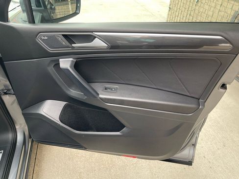 Used 2021 Volkswagen Tiguan SEL Premium R-Line image 44