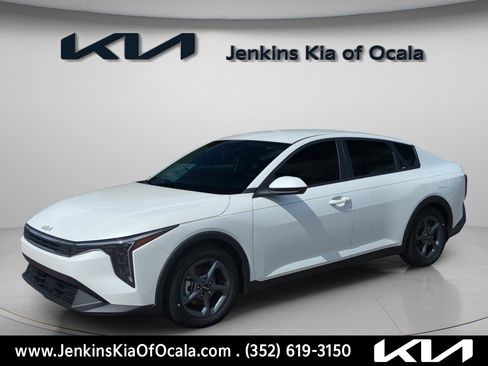 New 2025 Kia K4 LXS image 6