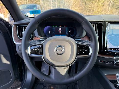 Certified 2023 Volvo XC60 B5 Ultimate w/ Climate Package image 20