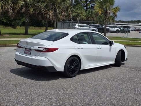 Used 2026 Toyota Camry SE w/ Convenience Package FWD image 5