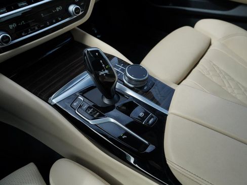 Used 2021 BMW 530i xDrive 530i xDrive Sedan w/ Convenience Package image 39