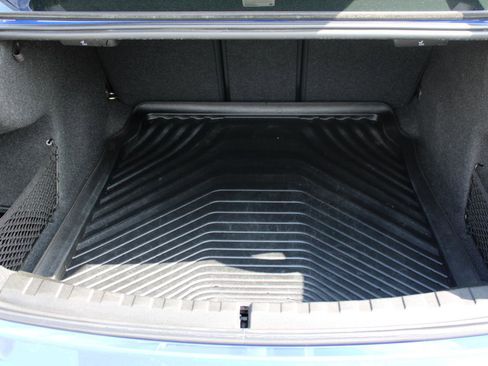 Used 2019 BMW 330i Sedan w/ M Sport Package image 9