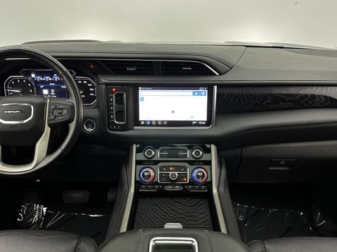 Used 2021 GMC Yukon Denali w/ Denali Premium Package image 31