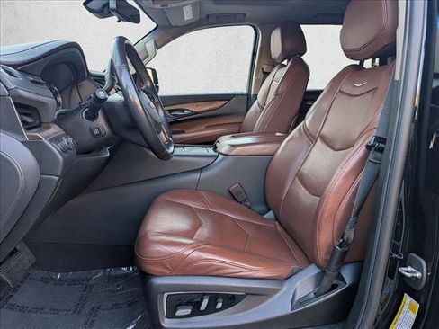 Used 2020 Cadillac Escalade Premium Luxury image 17