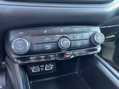 Used 2023 Dodge Durango SXT RWD image 21