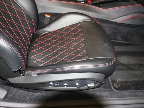 Used 2017 Ferrari California T image 42