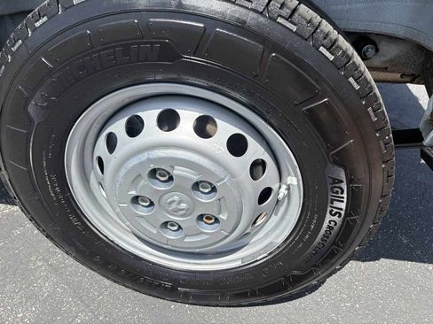 Used 2025 RAM ProMaster 3500 w/ Convenience Group image 10