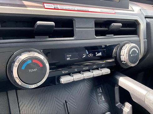 Used 2025 Toyota Tacoma SR5 RWD image 31