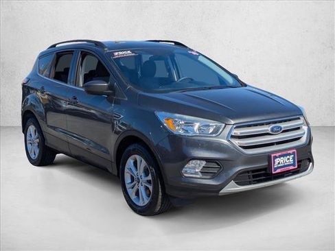 Used 2018 Ford Escape SE image 3