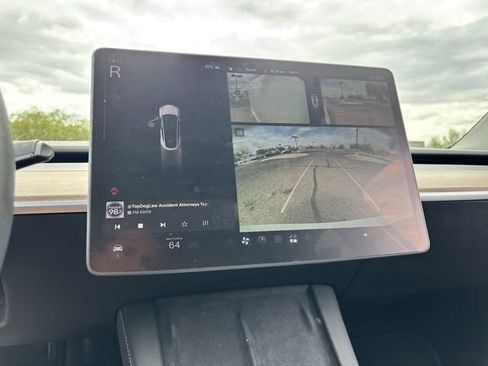 Used 2024 Tesla Model Y Long Range AWD/4WD image 23