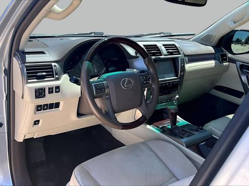 Used 2015 Lexus GX 460 w/ Premium Package AWD/4WD image 16