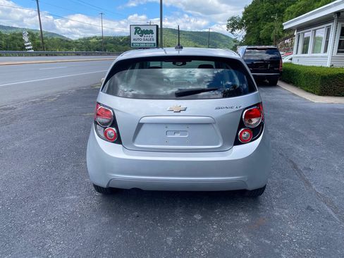 Used 2016 Chevrolet Sonic LT FWD image 8