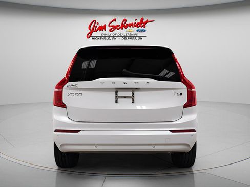 Used 2022 Volvo XC90 T6 Momentum w/ Advanced Package image 5