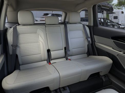 New 2026 Lincoln Nautilus Reserve image 11