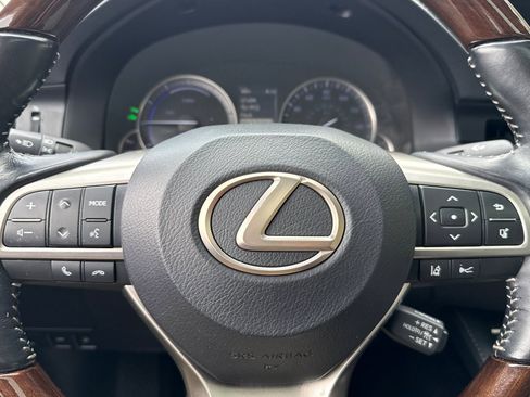Used 2018 Lexus ES 300h w/ Luxury Package FWD image 16
