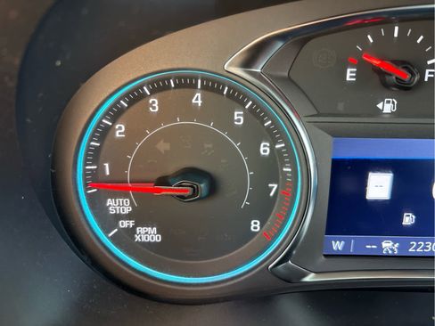 Used 2023 Chevrolet Traverse RS image 29