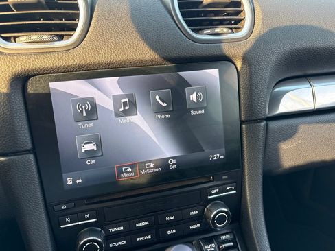 Used 2018 Porsche 718 Cayman RWD image 20